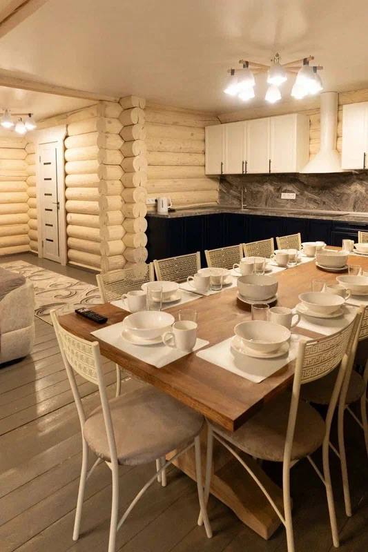 Вход в коттедж зимой